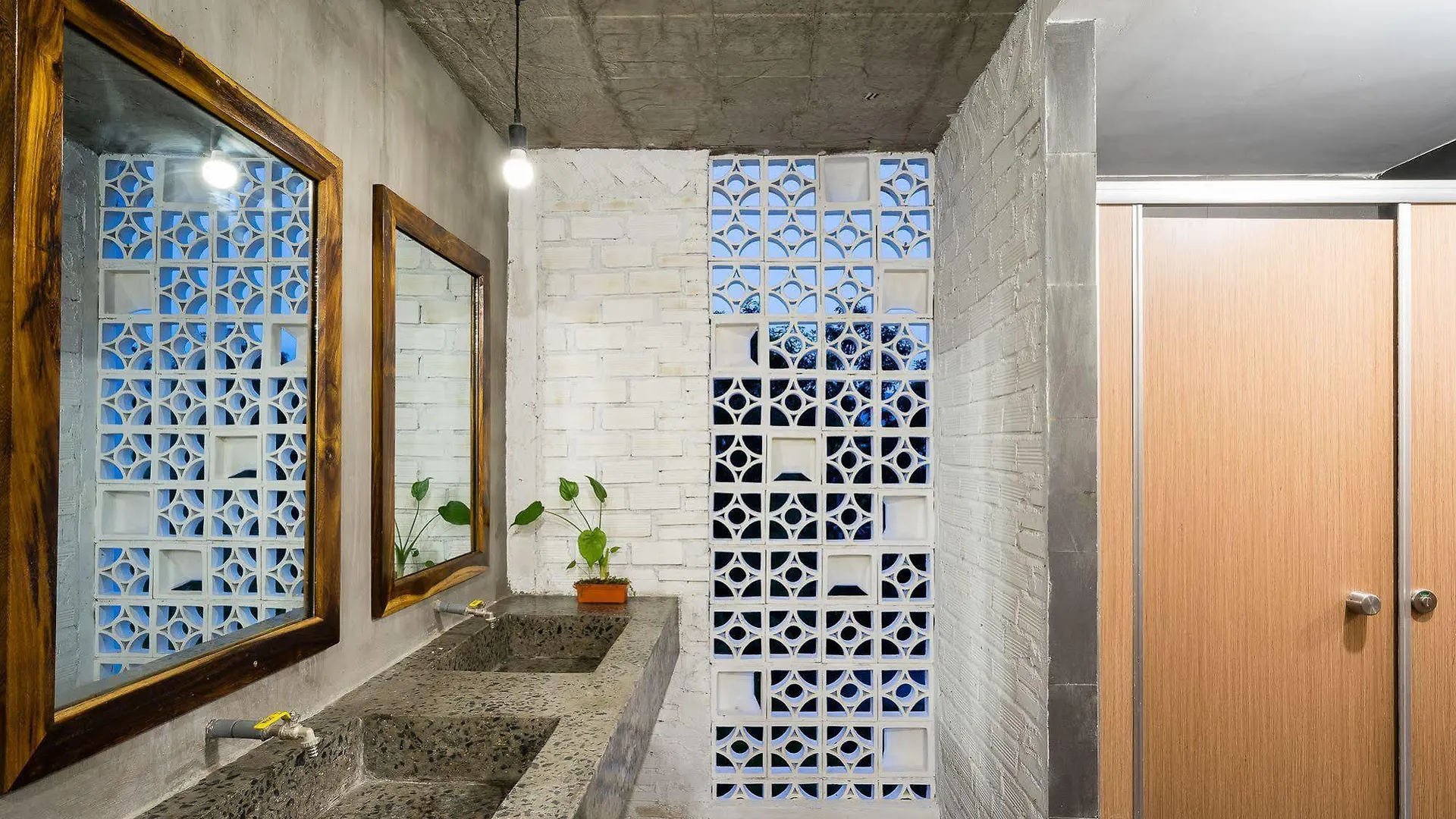 Ccasa Hostel Нячанг 0*,  Вьетнам